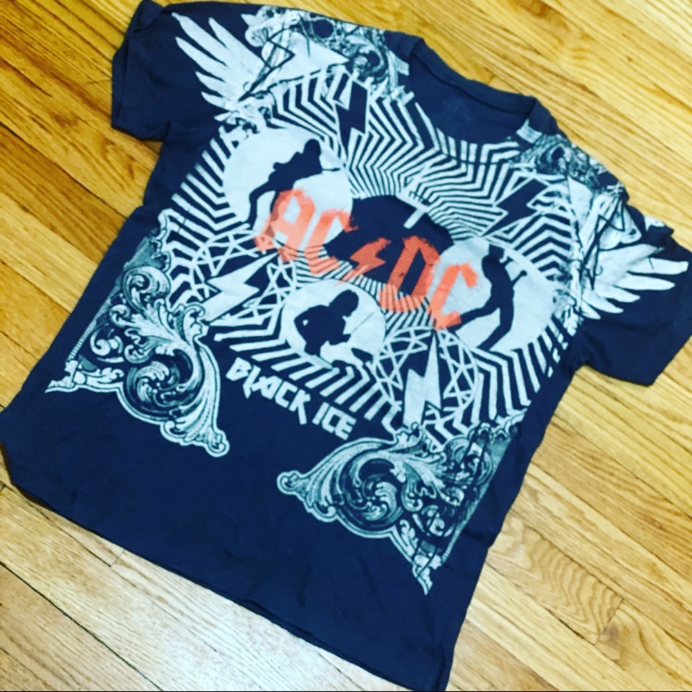AC/DC graphic t-shirt.